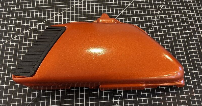 Fichier:Cache latéral Yamaha RD200-11.jpg