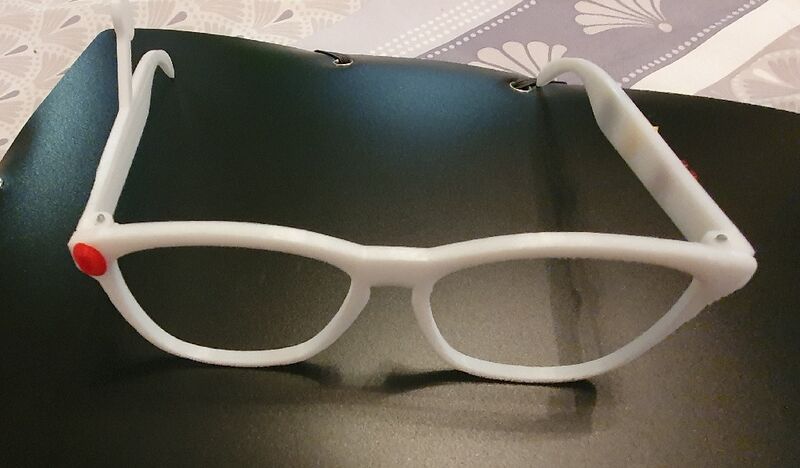 Fichier:La paire de lunettes de demain-8.jpg